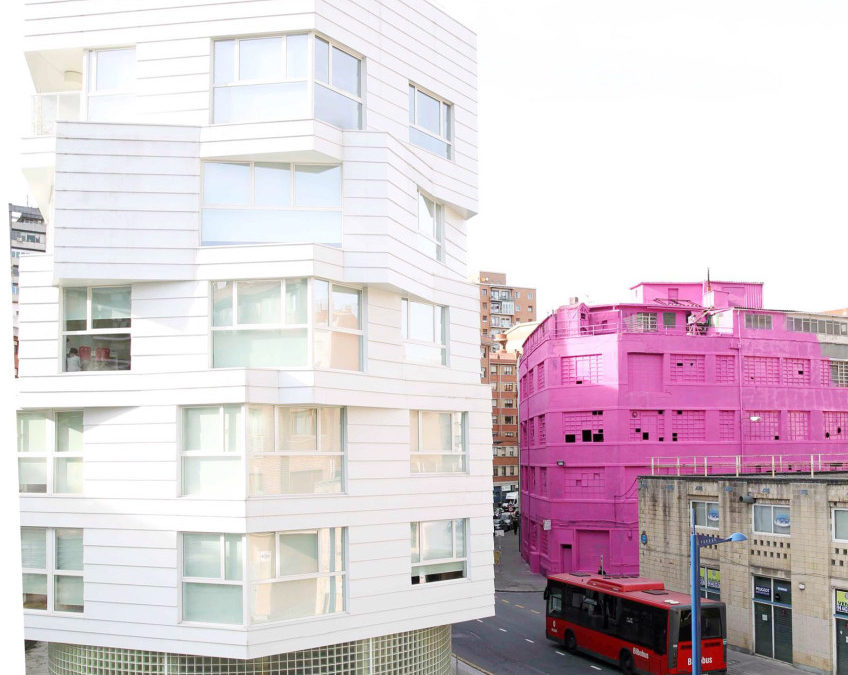 Bilbao ya no es gris ni azul… es rosa